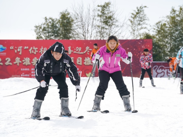 走近冬奥|江苏淮安：古运河畔建起了滑雪场